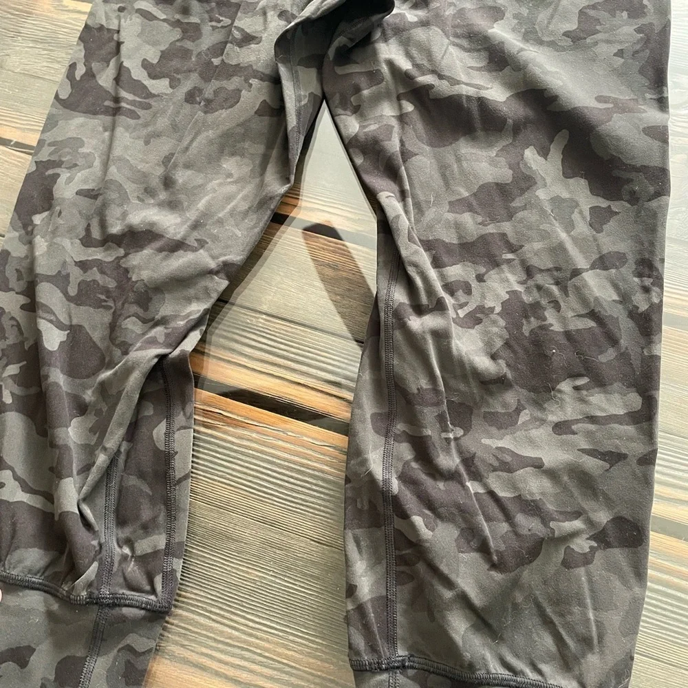 Lululemon Incognito Camo Multi Grey Jogger Crop